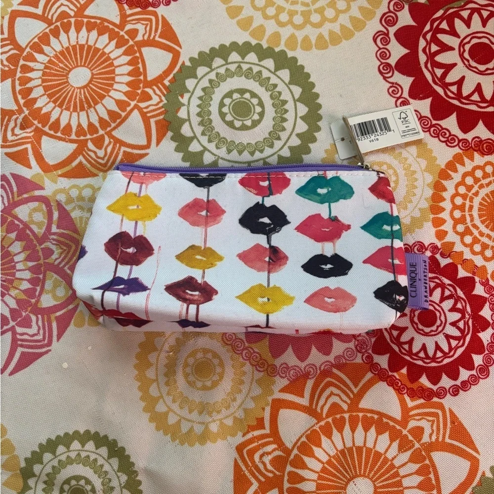 Clinique X Drawberston Limited Edition Makeup Bag Vibrant Multicolored Lip Print